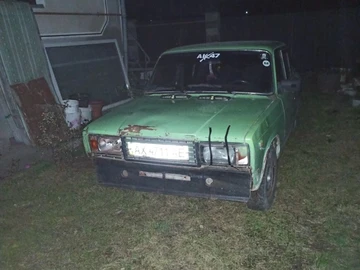 Авто ВАЗ 2107 1983 № 8210357
