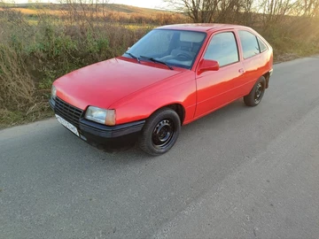 Авто Opel Kadett 1990 № 8210365