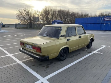 Авто ВАЗ 2105 1983 № 8210372