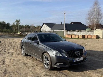 Авто Mercedes 220 2009 № 8210417