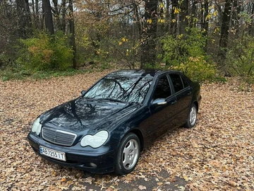 Авто Mercedes Mb 2002 № 8210492