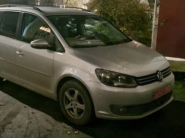 Авто Volkswagen Touran 2012 № 8210591