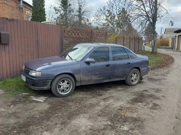 Авто Opel Vectra 1989 № 8210808