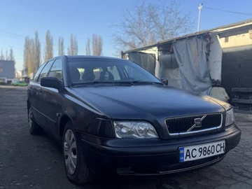 Авто Volvo V40 Kombi 2001 № 8210876
