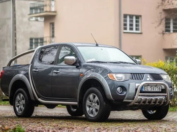 Авто Mitsubishi L 200 2009 № 8211008