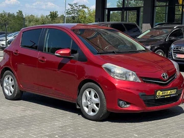 Авто Toyota Yaris 2012 № 8211453