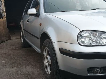 Авто Volkswagen Golf 1999 № 8211494