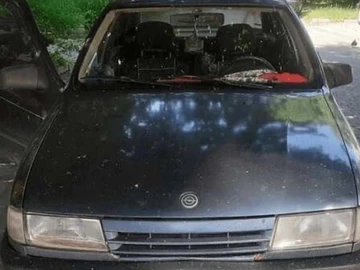 Авто Opel Vectra 1989 № 8211512