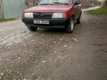 Авто ВАЗ 2109 1988 № 8211946