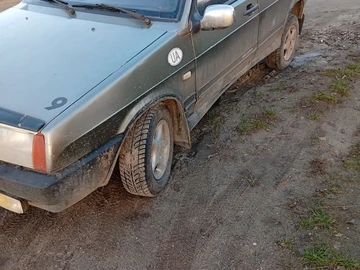 Авто ВАЗ 2109 2001 № 8212081
