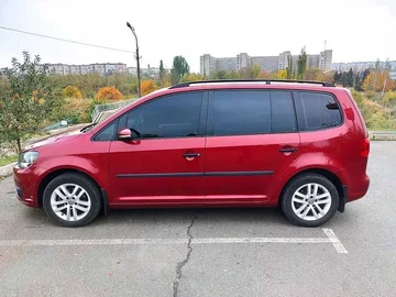 Авто Volkswagen Touran 2011 № 8212407