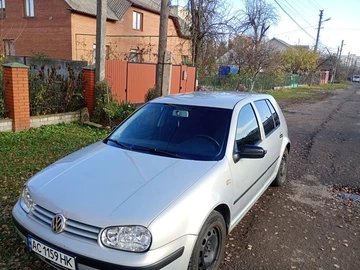 Авто Volkswagen Golf 2000 № 8212437