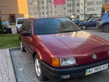 Авто Volkswagen Passat Hatchback 1989 № 8213078