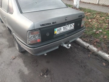 Авто Opel Vectra 1990 № 8213086