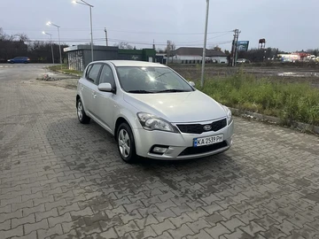 Авто KIA Cee X27 D 2011 № 8213250