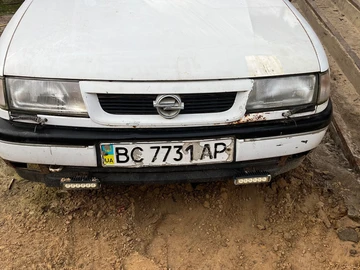 Авто Opel Vectra 1992 № 8213279