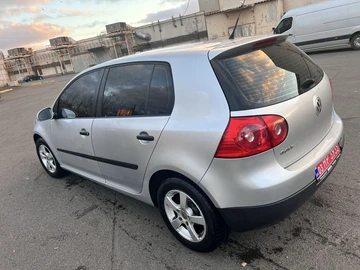 Авто Volkswagen Golf 2005 № 8213588