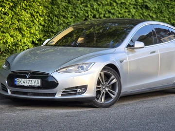 Авто Tesla Model S 2015 № 8213924