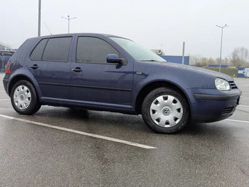 Авто Volkswagen Golf 2000 № 8214277