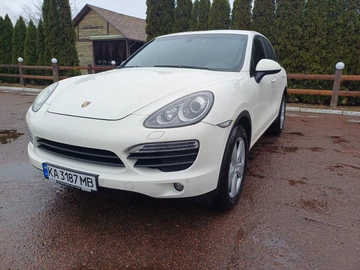 Авто Porsche Cayenne S 2011 № 8214512