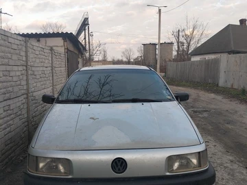 Авто Volkswagen Passat Sedan 1988 № 8214919