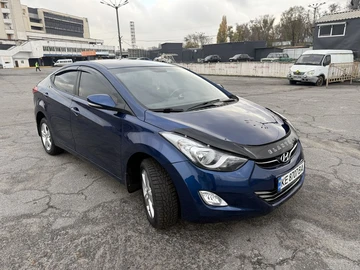 Авто Hyundai Elantra 2012 № 8215010