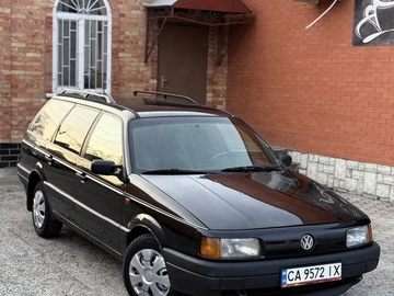 Авто Volkswagen Passat Variant 1990 № 8215195