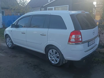 Авто Opel Zafira 2010 № 8215560