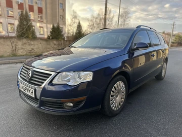 Авто Volkswagen Passat Variant 2010 № 8216166