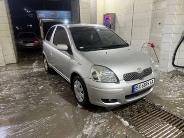 Авто Toyota Yaris 2004 № 8216183