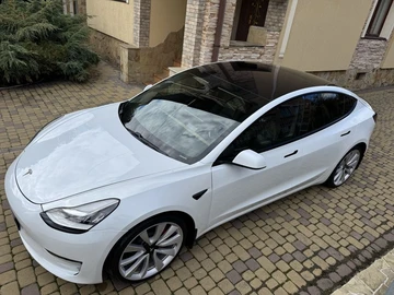 Авто Tesla Model 3 2018 № 8216275