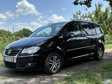 Авто Volkswagen Touran 2008 № 8216397