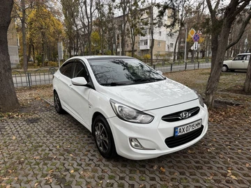 Авто Hyundai Accent 2012 № 8216414