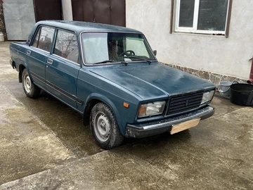 Авто ВАЗ 2107 1999 № 8216739