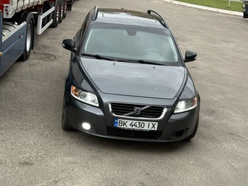 Авто Volvo V50 2010 № 8217134