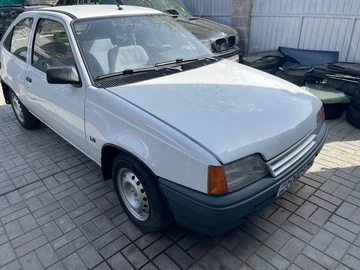 Авто Opel Kadett 1990 № 8217323