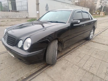 Авто Mercedes 220 2000 № 8217754