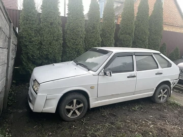 Авто ВАЗ 2109 1993 № 8217800