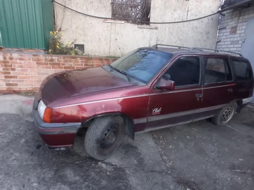Авто Opel Kadett 1991 № 8218399