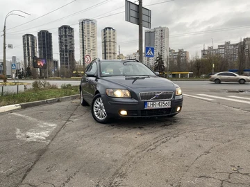 Авто Volvo V50 2004 № 8219342