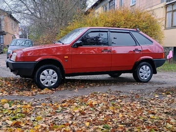 Авто ВАЗ 2109 1991 № 8219348