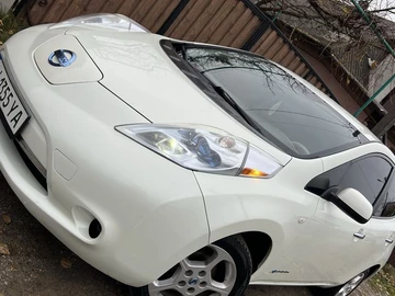 Авто Nissan Leaf 2011 № 8219369