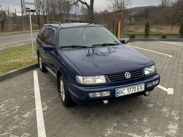 Авто Volkswagen Passat Hatchback 1994 № 8219458
