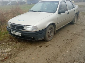 Авто Opel Vectra 1990 № 8219473