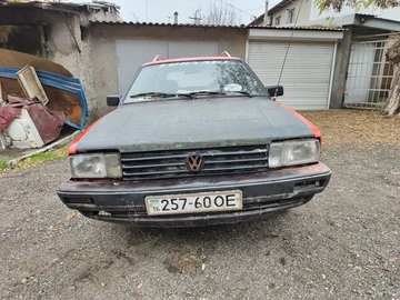 Авто Volkswagen Passat Variant 1986 № 8219536