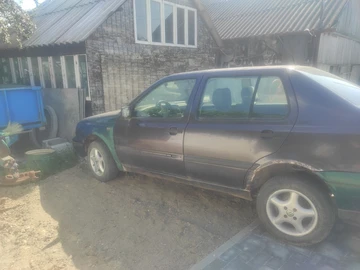 Авто Volkswagen Vento 1994 № 8219871