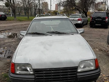 Авто Opel Kadett 1988 № 8220400