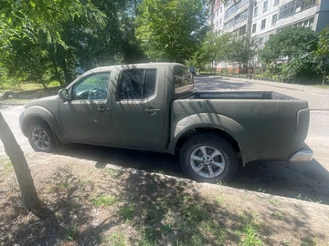 Авто Nissan Navara 2010 № 8220405