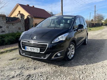 Авто Peugeot 5008 2015 № 8220396