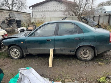 Авто Daewoo Nubira 1999 № 8220600